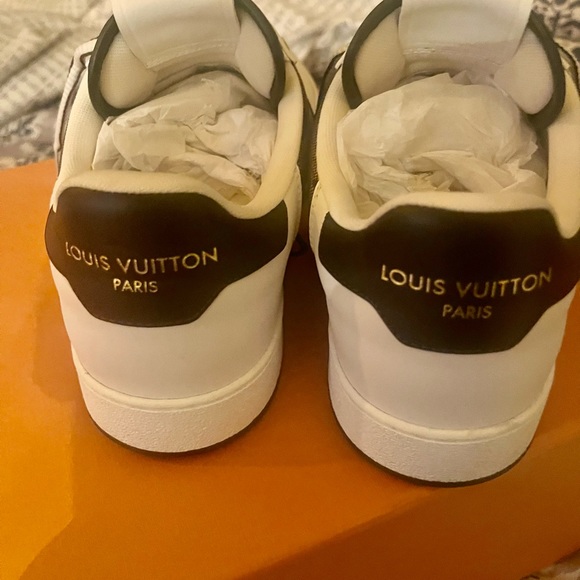 Authentic Louis Vuitton monogrammed sneakers Size 7UK 9 US. Like new! Beautiful! - Picture 5 of 12